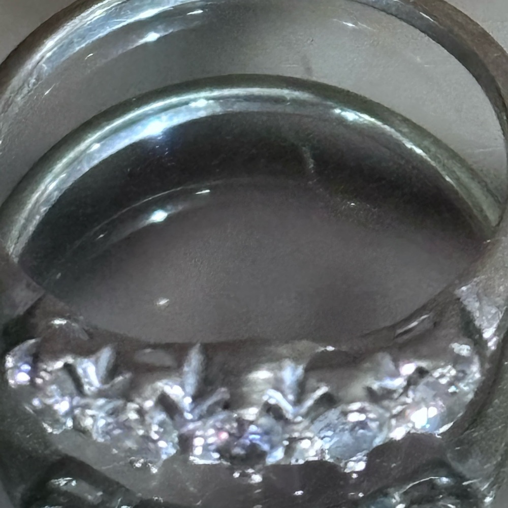 14k gold and natural diamond band - Picture 3 of 7